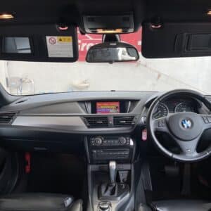 BMW　Ⅹ1　Ｓ-Drive　１８i　Mスポーツ