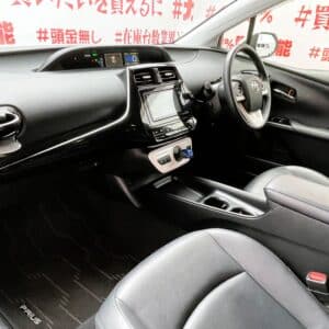 PRIUS プリウス　Ｓツーリングセレクション　