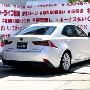 LEXUS　レクサス　ＩＳ３００ｈ