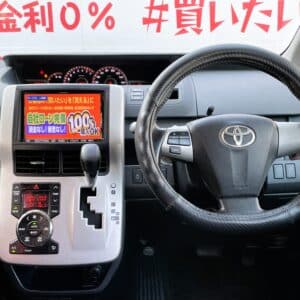 VOXY　ヴォクシー　ZS【後期型】【総合評価優良車】