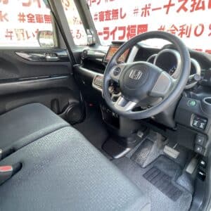 N-BOX　カスタムG　ＳＳパッケージ＂後期型＂【特別仕様車グレード】