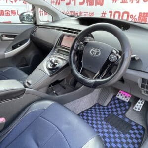 PRIUS　プリウス　Gツーリングセレクション【総合評価優良車】【カスタム】