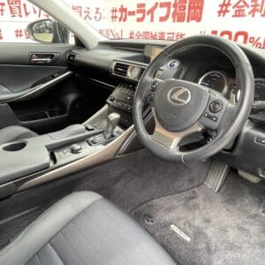 LEXUS　レクサス　IS３００h