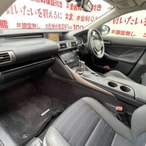 LEXUS　レクサス　IS３００h