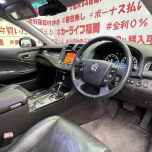 CROWN　クラウン　ハイブリッド【総合評価優良車】【カスタム】