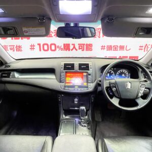 CROWN　クラウン　ハイブリッド【総合評価優良車】【カスタム】