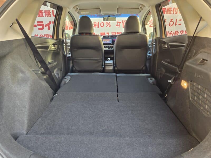 FIT フィット HV Lパッケージ