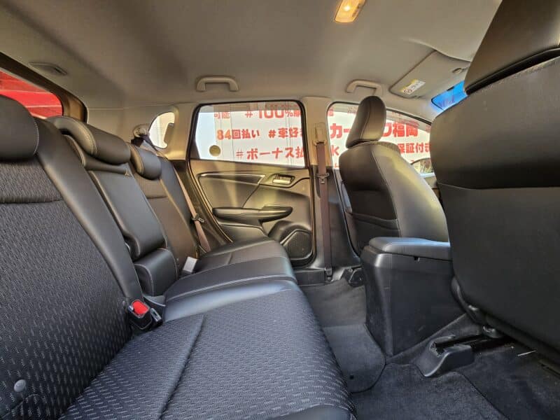 FIT フィット HV Lパッケージ