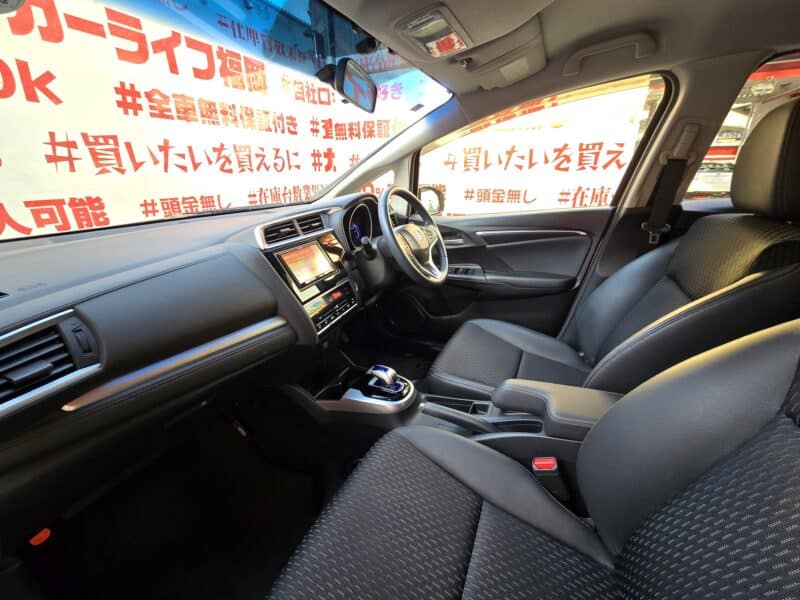 FIT フィット HV Lパッケージ