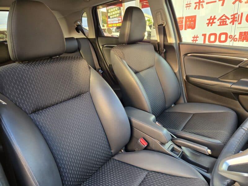 FIT フィット HV Lパッケージ