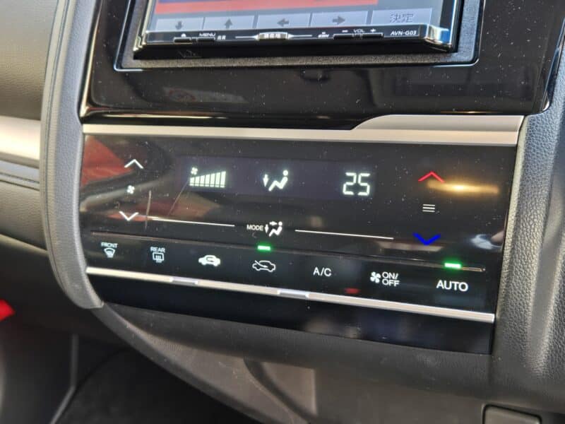 FIT フィット HV Lパッケージ