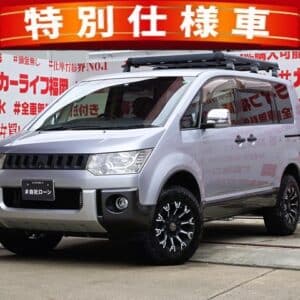 DELICA　デリカD5　シャモニー　【カスタム】【特別仕様車】