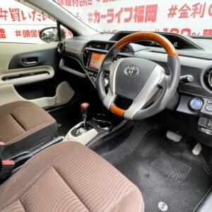 AQUA　アクア　G【総合評価優良車】【カスタム】