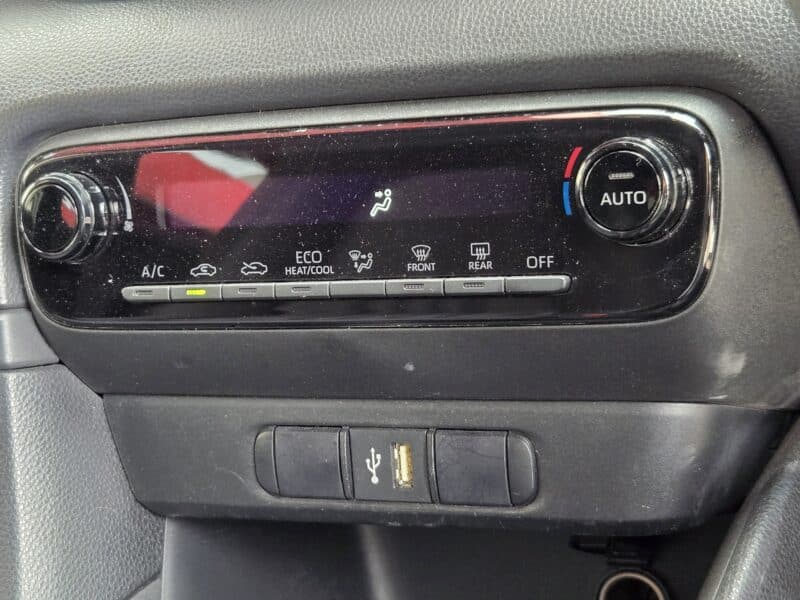 YARIS ヤリス ハイブリッドX 【総合評価優良車】