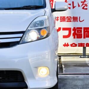 ISIS　アイシス　プラタナVセレクション ホワイトインテリアパッケージ　【特別仕様車】