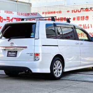 ISIS　アイシス　プラタナVセレクション ホワイトインテリアパッケージ　【特別仕様車】