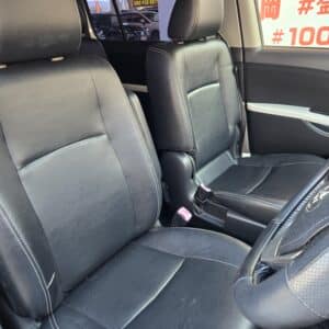 ISIS　アイシス　プラタナVセレクション ホワイトインテリアパッケージ　【特別仕様車】