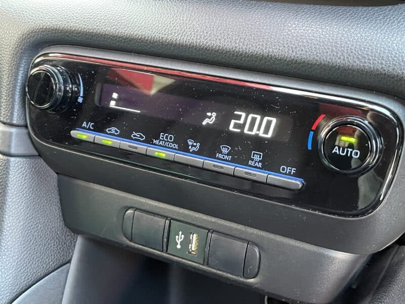 YARIS ヤリス ハイブリッドX 【総合評価優良車】