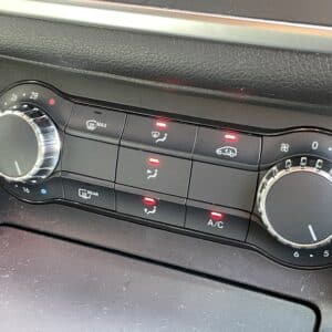 MERCEDES BENZ メルセデス・ベンツ　ＣＬＡ１８０【総合評価優良車】