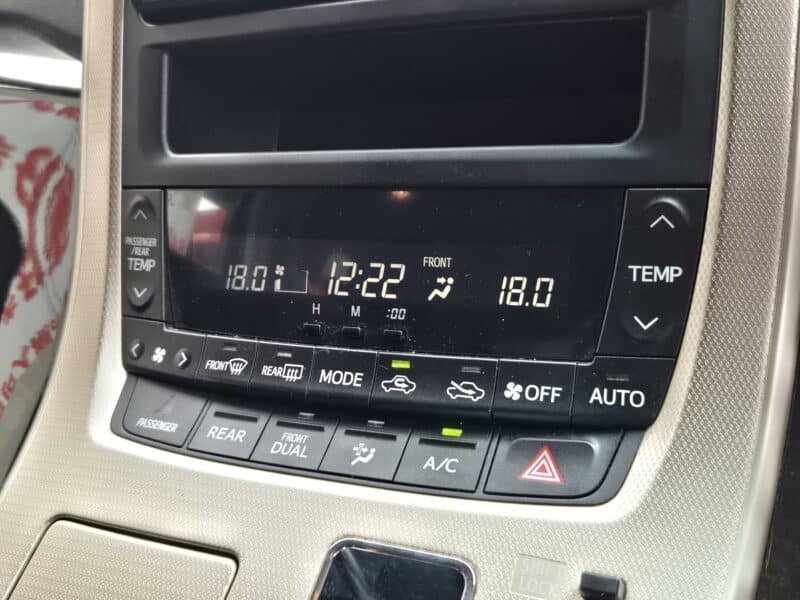 VELLFIRE ヴェルファイア 2.4Zゴールデンアイズ 【後期型】【特別仕様車】