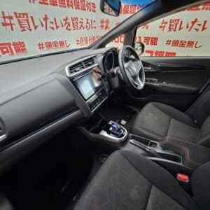 FIT　フィット　HV　Sパッケージ　【ユーザー買取車】