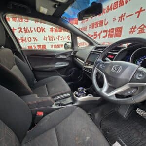 FIT　フィット　HV　Sパッケージ　【ユーザー買取車】
