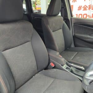 FIT　フィット　HV　Sパッケージ　【ユーザー買取車】