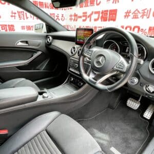 MERCEDES BENZ メルセデス・ベンツ　ＣＬＡ１８０スポーツ【後期型】【総合評価優良車】