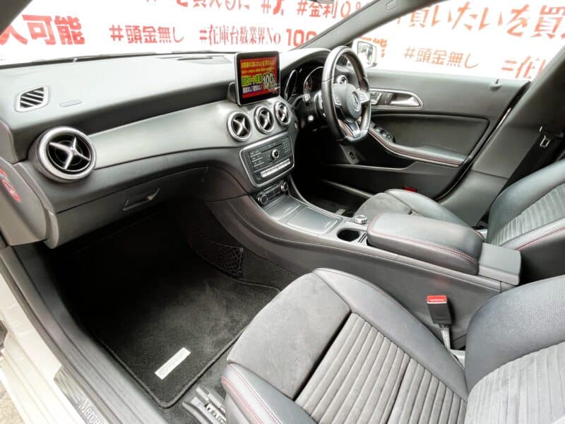 MERCEDES BENZ メルセデス・ベンツ CLA180スポーツ【後期型】【総合評価優良車】