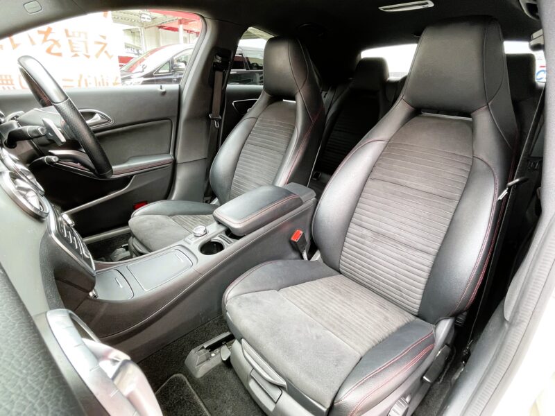 MERCEDES BENZ メルセデス・ベンツ CLA180スポーツ【後期型】【総合評価優良車】