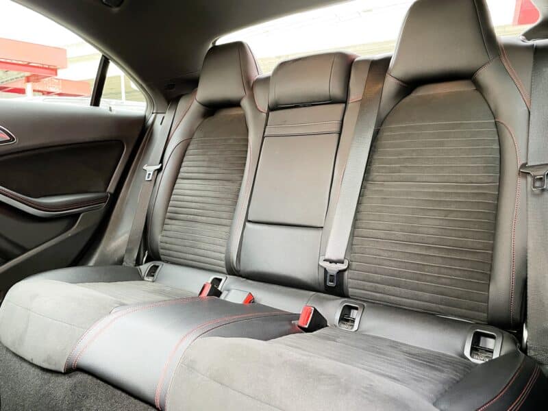 MERCEDES BENZ メルセデス・ベンツ CLA180スポーツ【後期型】【総合評価優良車】