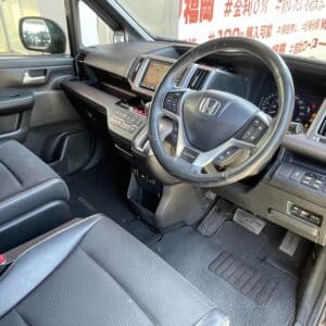 STEPWGN　ステップワゴン　スパーダZ　クールスピリット【後期型】【総合評価優良車】