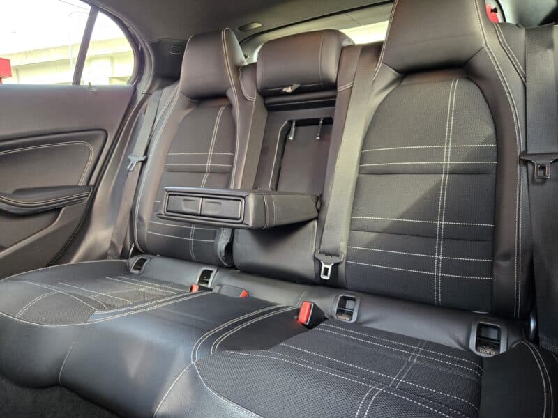 MERCEDES BENZ メルセデス・ベンツ GLA250 4マチック【4WD】【総合評価優良車】