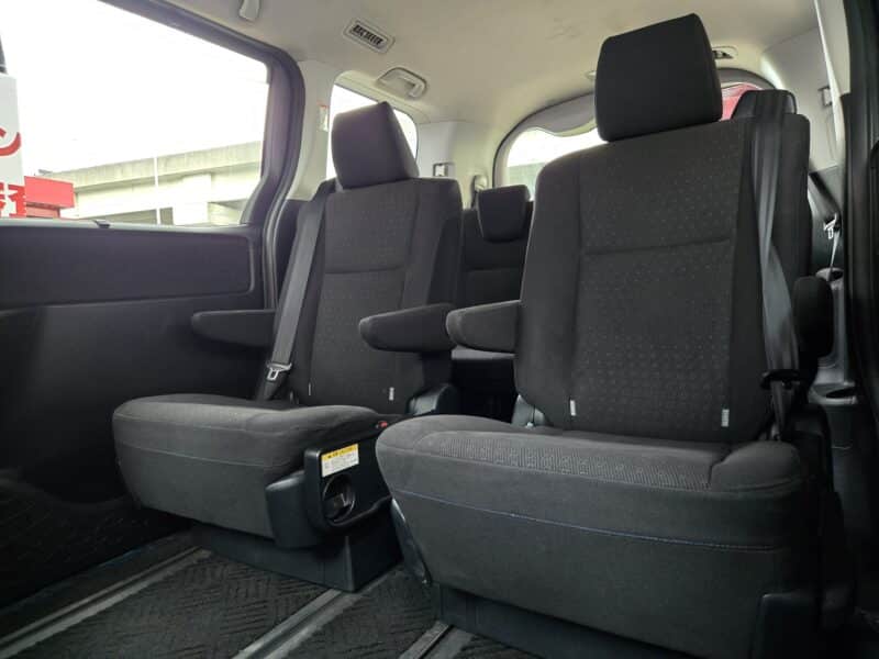 VOXY ヴォクシー ハイブリッドV 【カスタム】