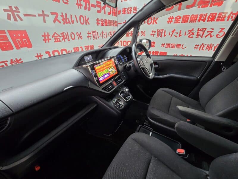 VOXY ヴォクシー ハイブリッドV 【カスタム】