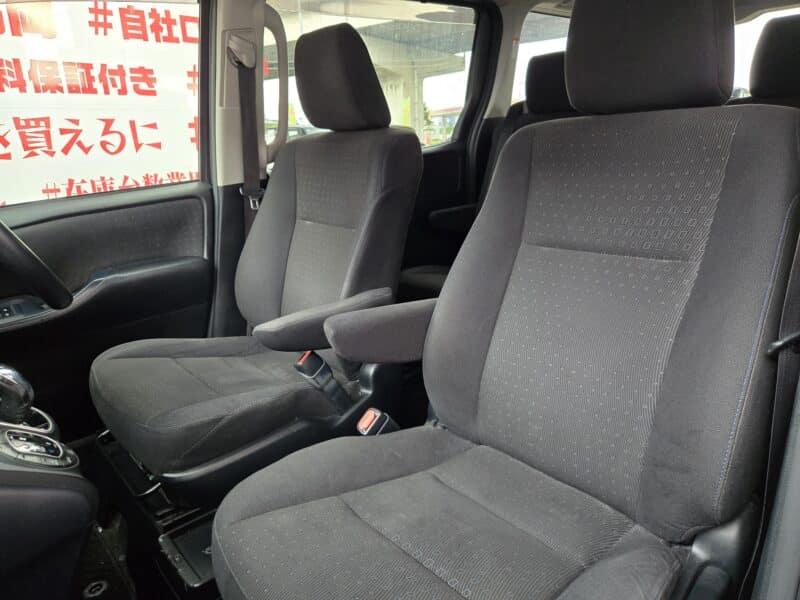 VOXY ヴォクシー ハイブリッドV 【カスタム】