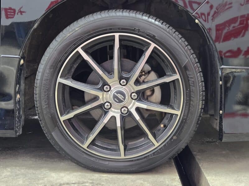 VOXY ヴォクシー ハイブリッドV 【カスタム】