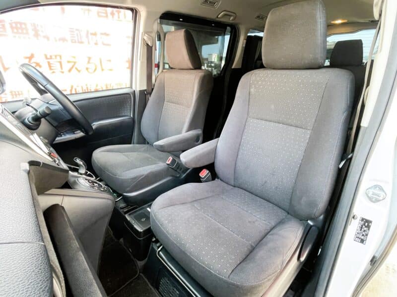 VOXY ヴォクシー ハイブリッドV