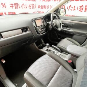 OUTLANDER　アウトランダー　24G【総合評価優良車】【４ＷＤ】
