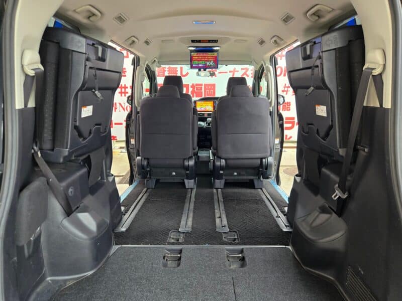 VOXY ヴォクシー ハイブリッドV 【カスタム】