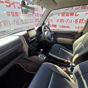 Jimny　ジムニー　クロスアドベンチャー【特別仕様車】【カスタム】【ターボ車】【４ＷＤ】