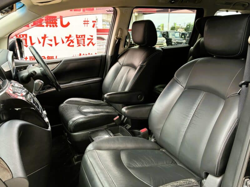 ELGRAND エルグランド ライダーブラックライン 黒 本革シート【特別仕様車】