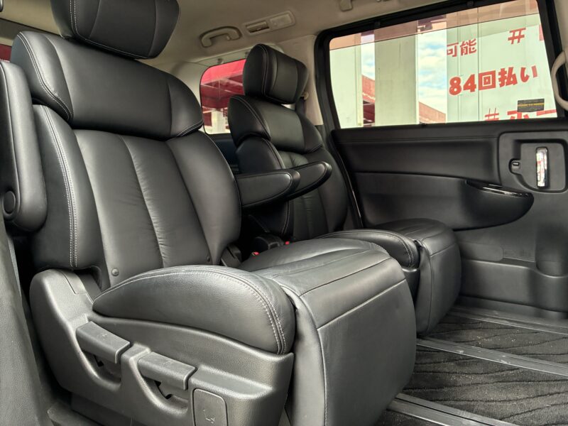 ELGRAND エルグランド ライダーブラックライン 黒 本革シート【特別仕様車】