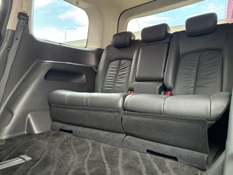 ELGRAND エルグランド ライダーブラックライン 黒 本革シート【特別仕様車】