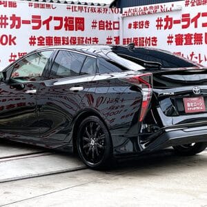 PRIUS プリウス　Ｓ【総合評価優良車】【カスタム】