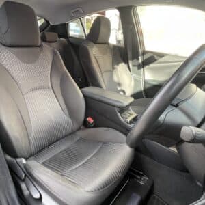 PRIUS プリウス　Ｓ【総合評価優良車】【カスタム】