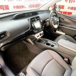 PRIUS プリウス　Ｓ【総合評価優良車】【カスタム】