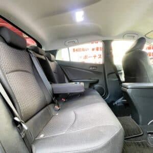 PRIUS プリウス　Ｓ【総合評価優良車】【カスタム】