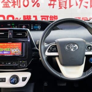 PRIUS プリウス　Ｓ【総合評価優良車】【カスタム】