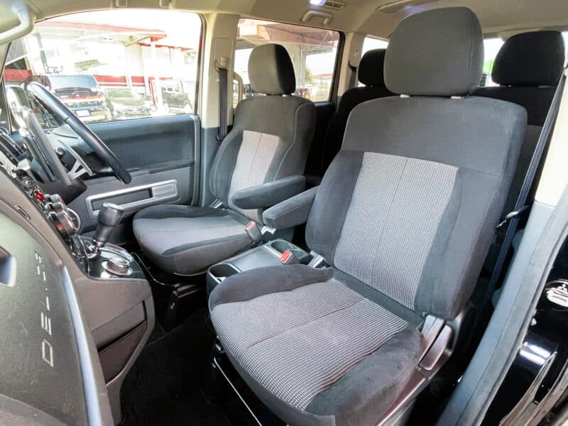 DELICA デリカ D5 ROADEST Gパワーパッケージ 【総合評価優良車】【カスタム】【4WD】